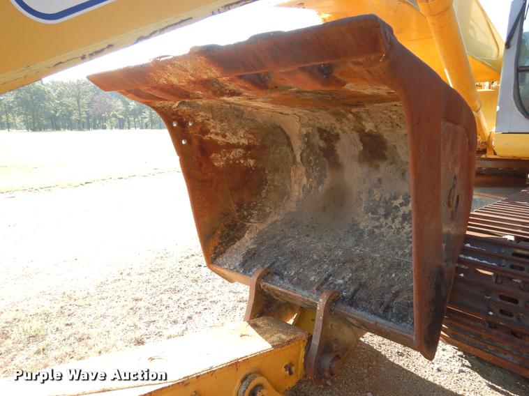 image for item DC5993 2002 Kobelco SK330LC-6E excavator