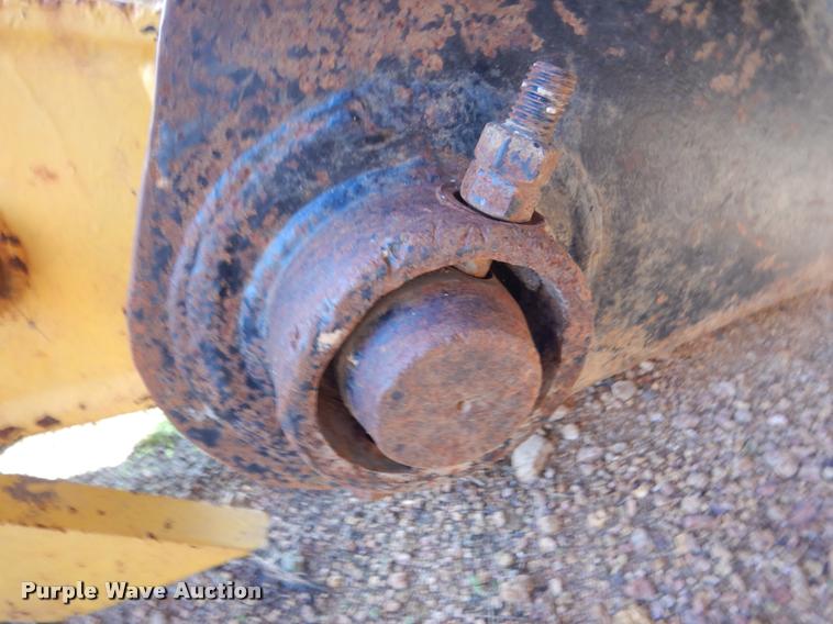 image for item DC5993 2002 Kobelco SK330LC-6E excavator