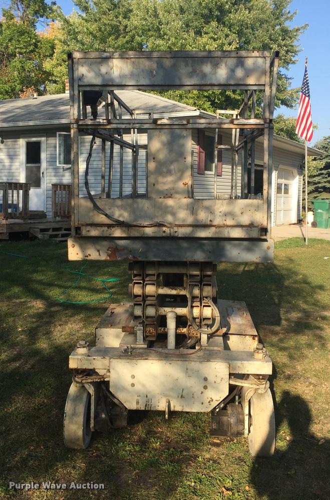 image for item DC6424 Terex TS30 scissor lift