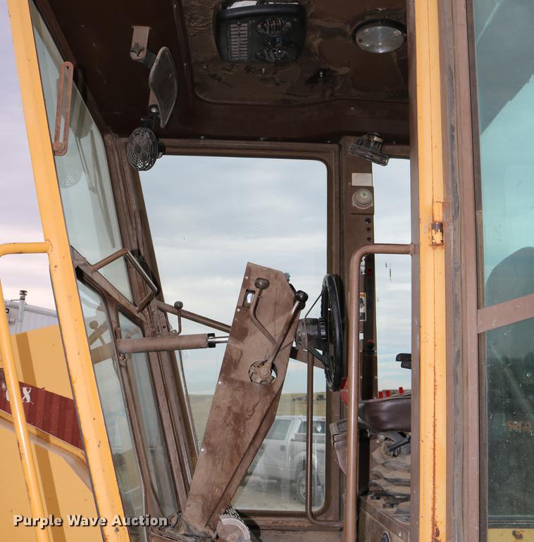 image for item DD0123 1992 Champion 720A motor grader