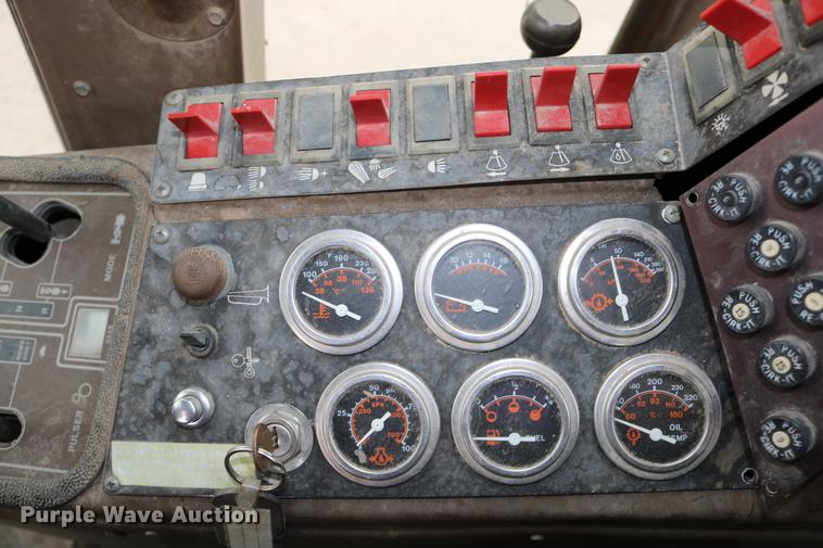 image for item DD0123 1992 Champion 720A motor grader