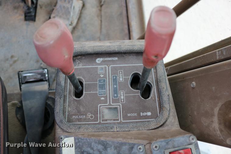 image for item DD0123 1992 Champion 720A motor grader