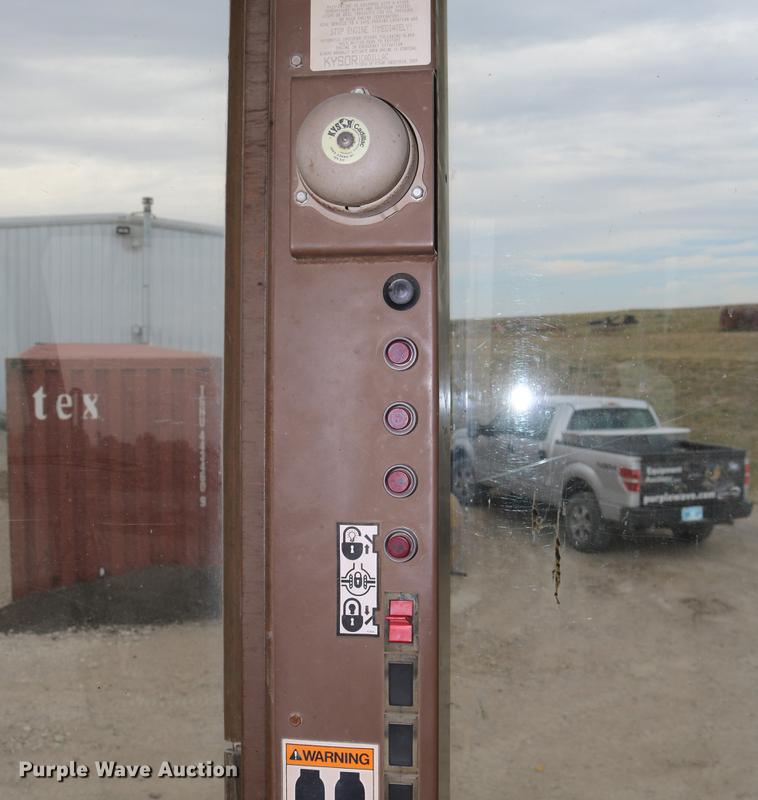 image for item DD0123 1992 Champion 720A motor grader