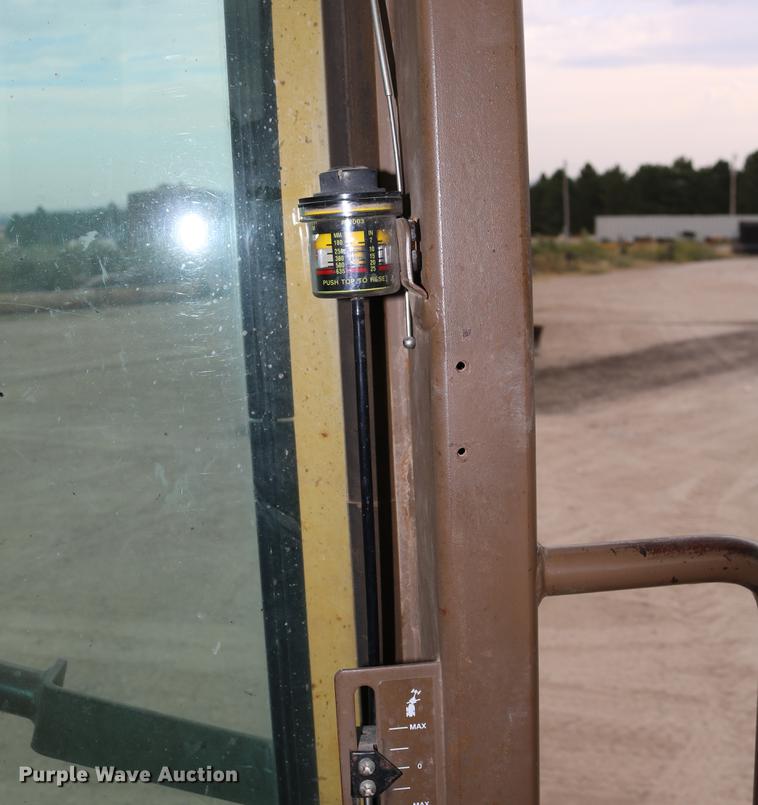 image for item DD0123 1992 Champion 720A motor grader