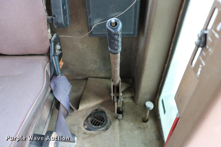 image for item DD0123 1992 Champion 720A motor grader