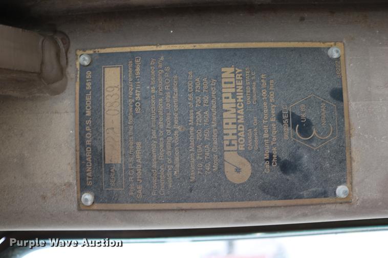 image for item DD0123 1992 Champion 720A motor grader