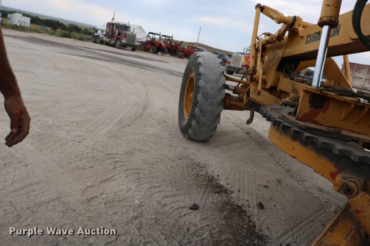 image for item DD0123 1992 Champion 720A motor grader