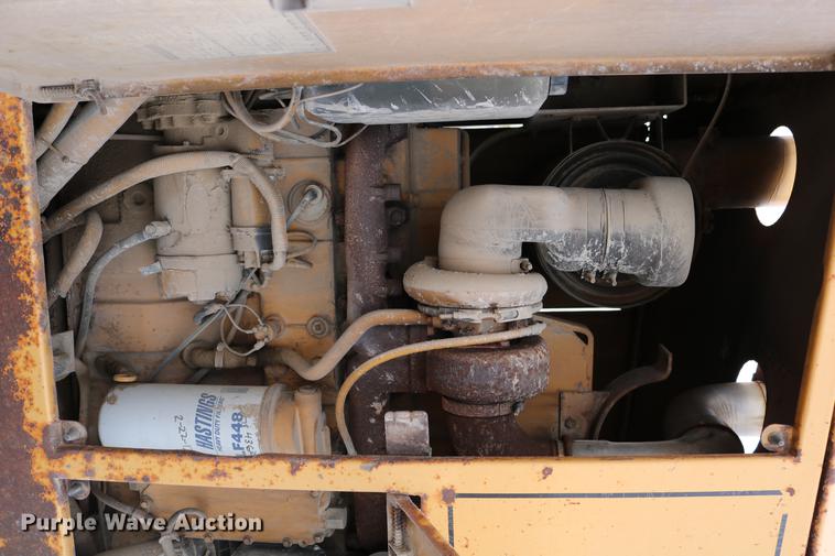 image for item DD0123 1992 Champion 720A motor grader