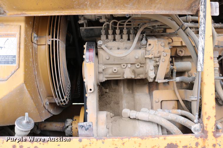 image for item DD0123 1992 Champion 720A motor grader