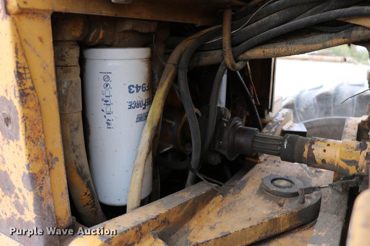 image for item DD0123 1992 Champion 720A motor grader