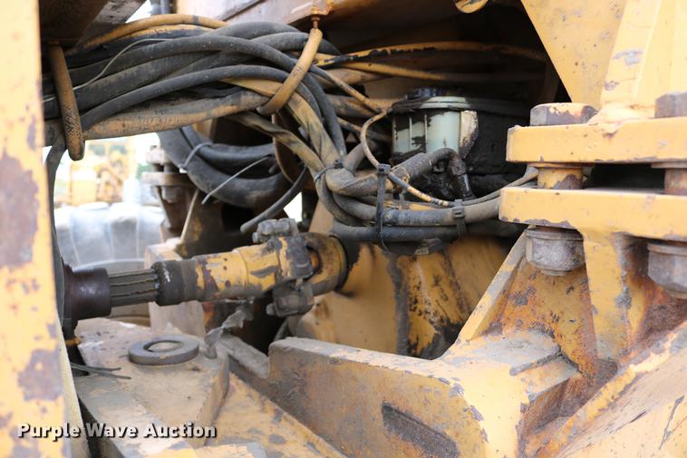 image for item DD0123 1992 Champion 720A motor grader