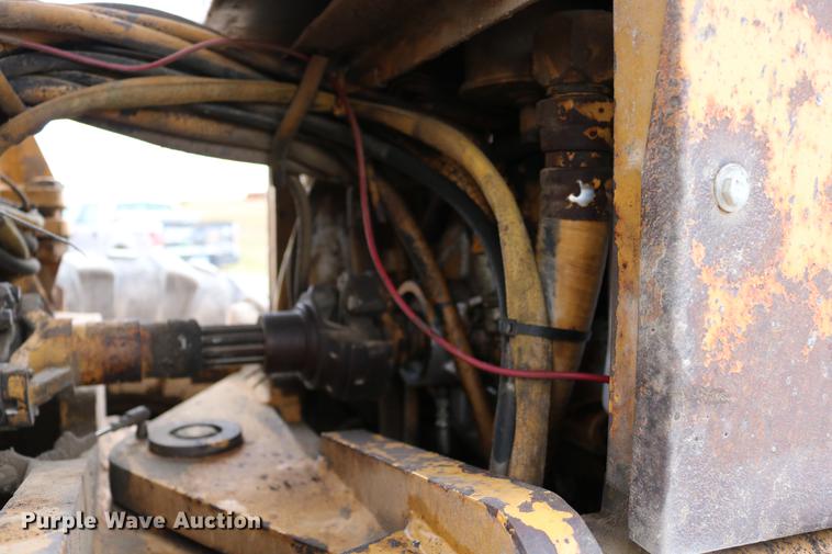 image for item DD0123 1992 Champion 720A motor grader