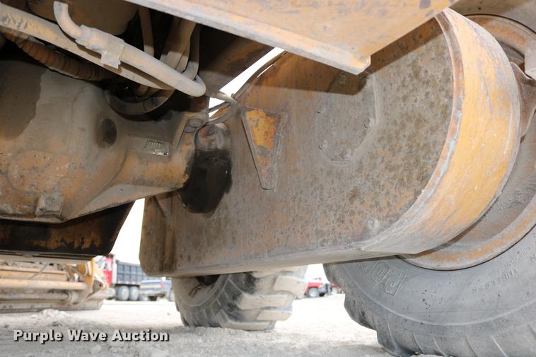 image for item DD0123 1992 Champion 720A motor grader