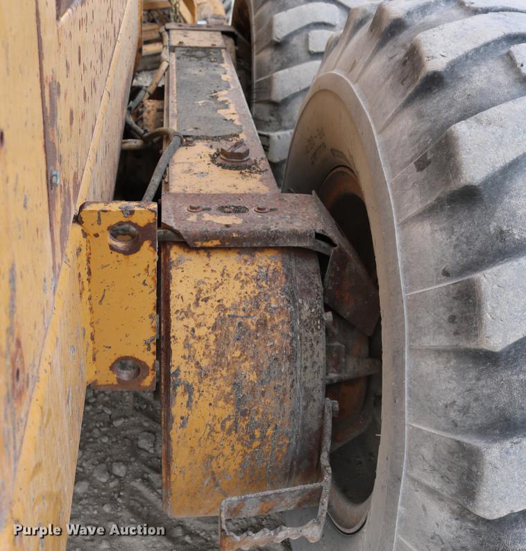 image for item DD0123 1992 Champion 720A motor grader