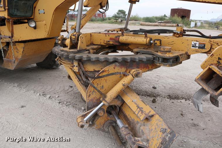 image for item DD0123 1992 Champion 720A motor grader