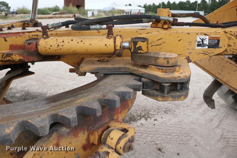 image for item DD0123 1992 Champion 720A motor grader