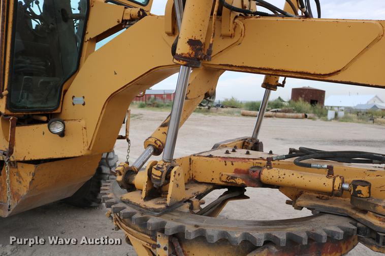 image for item DD0123 1992 Champion 720A motor grader