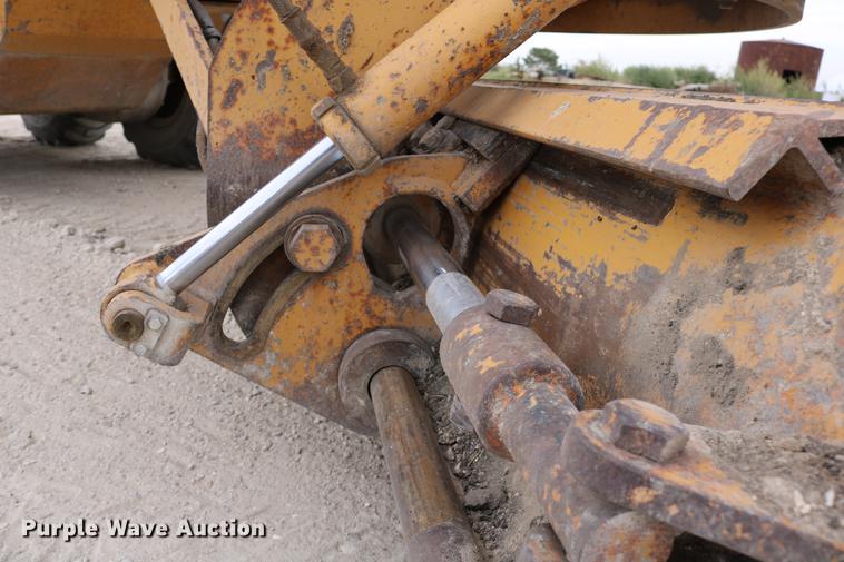 image for item DD0123 1992 Champion 720A motor grader