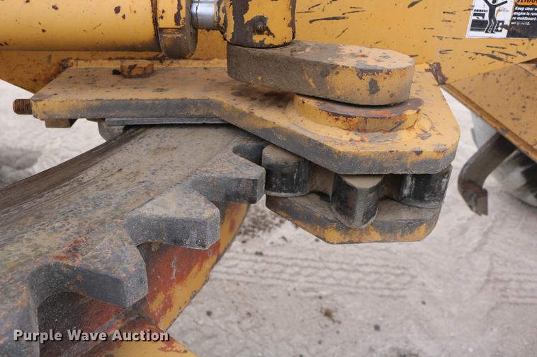 image for item DD0123 1992 Champion 720A motor grader