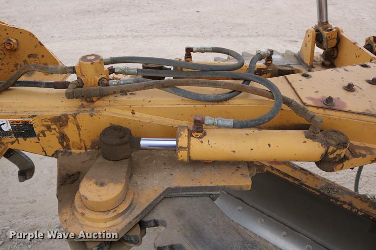 image for item DD0123 1992 Champion 720A motor grader