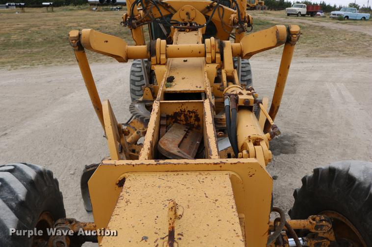 image for item DD0123 1992 Champion 720A motor grader