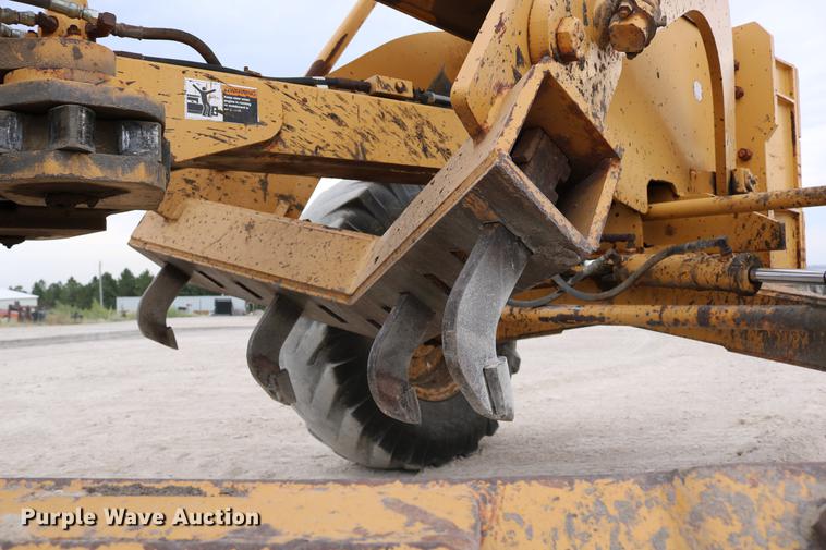 image for item DD0123 1992 Champion 720A motor grader