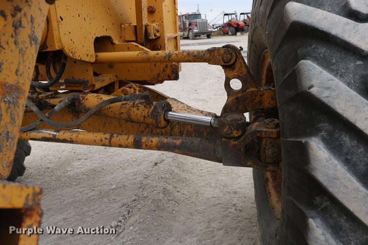 image for item DD0123 1992 Champion 720A motor grader