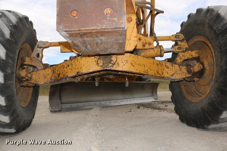 image for item DD0123 1992 Champion 720A motor grader