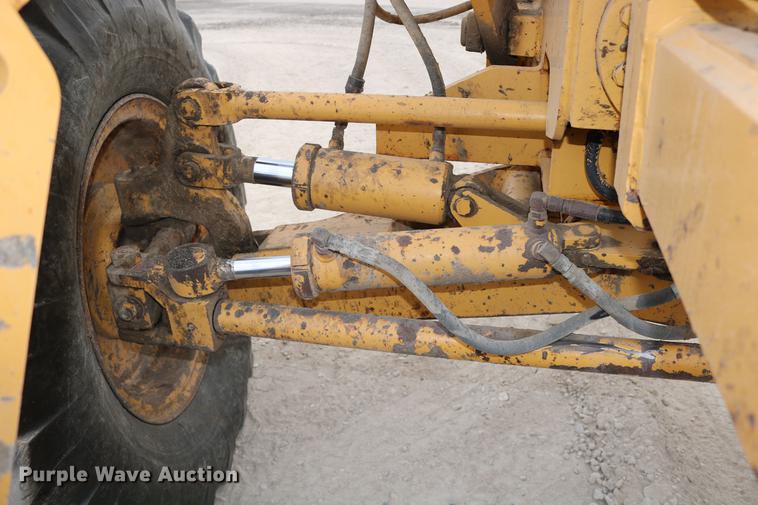 image for item DD0123 1992 Champion 720A motor grader