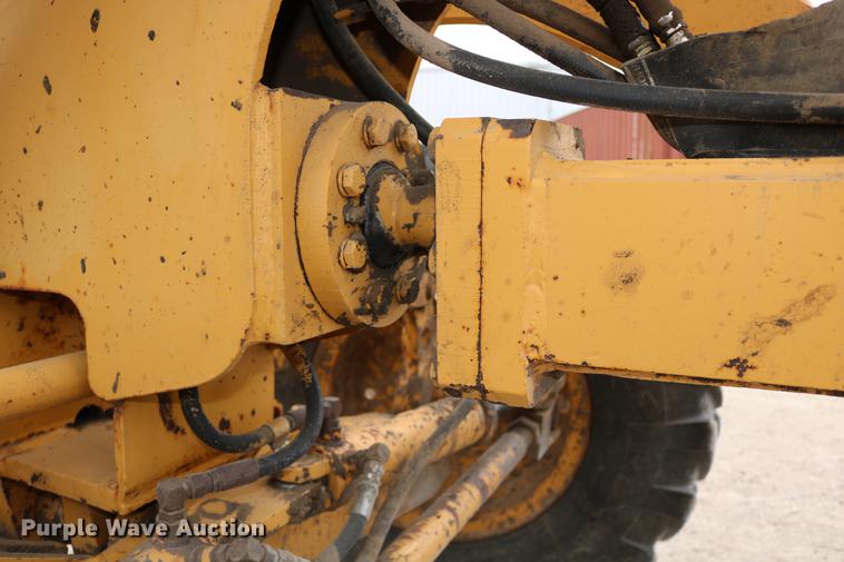 image for item DD0123 1992 Champion 720A motor grader