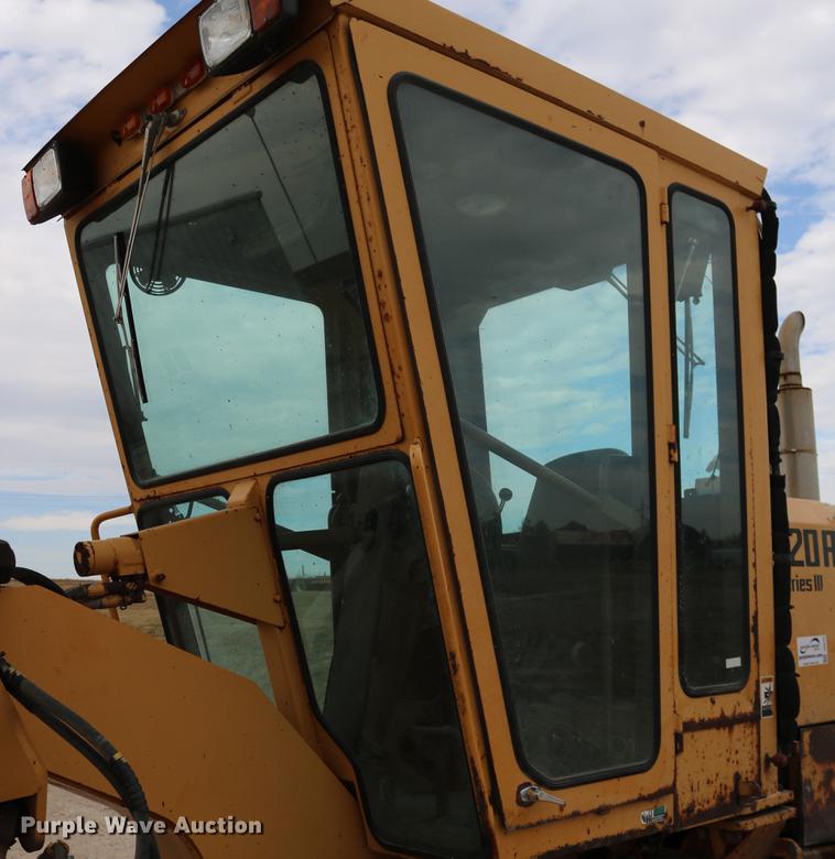 image for item DD0123 1992 Champion 720A motor grader