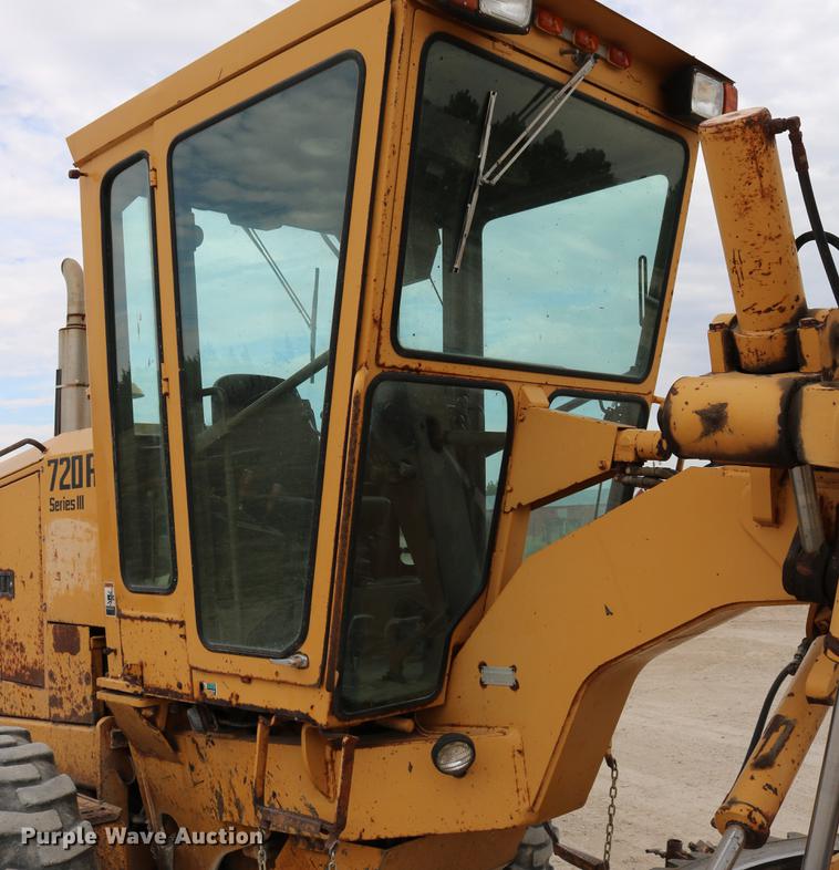 image for item DD0123 1992 Champion 720A motor grader