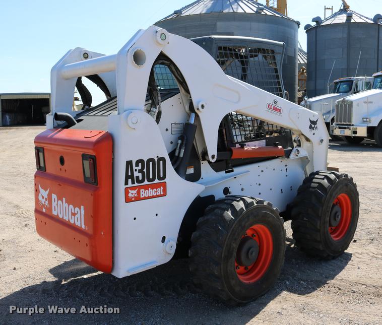 image for item DD0172 2007 Bobcat A300 skid steer
