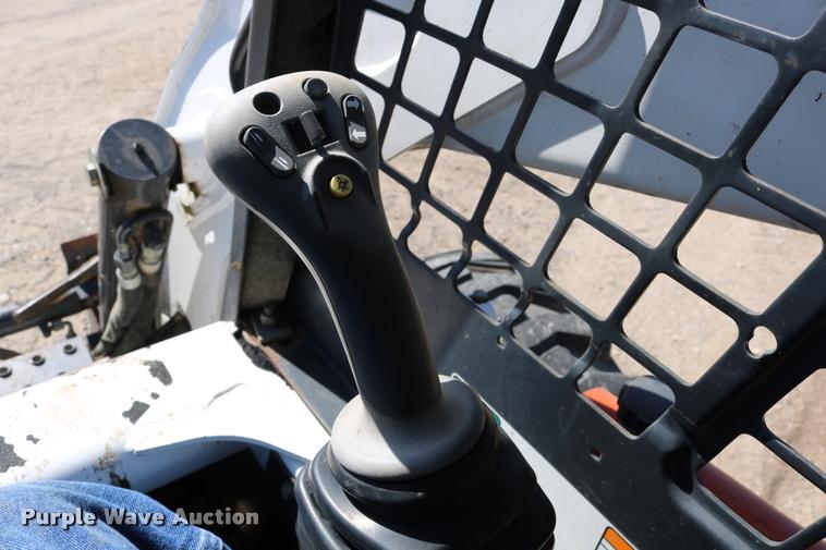 image for item DD0172 2007 Bobcat A300 skid steer