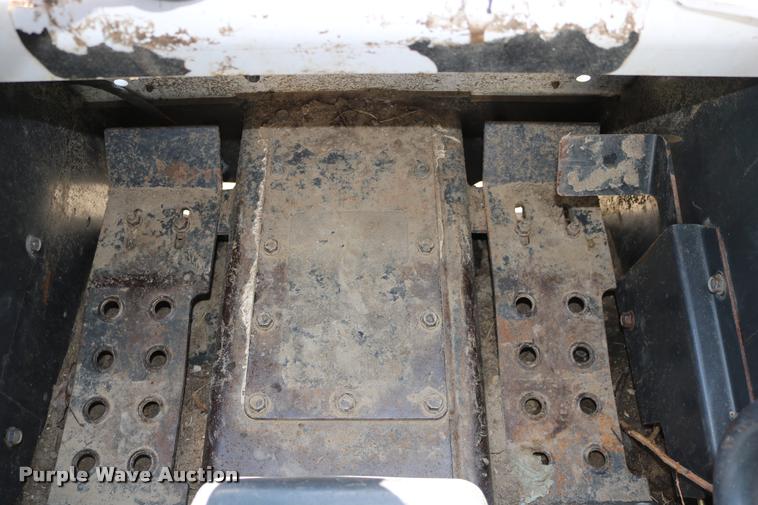 image for item DD0172 2007 Bobcat A300 skid steer