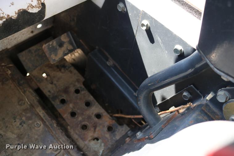 image for item DD0172 2007 Bobcat A300 skid steer