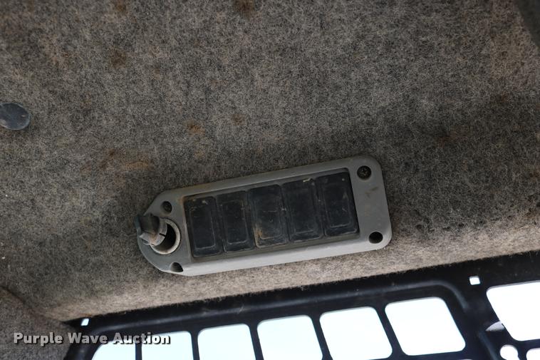 image for item DD0172 2007 Bobcat A300 skid steer