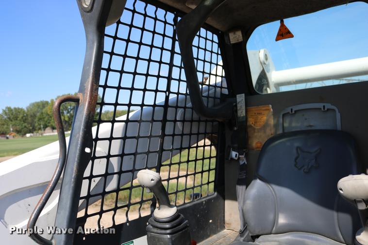 image for item DD0172 2007 Bobcat A300 skid steer