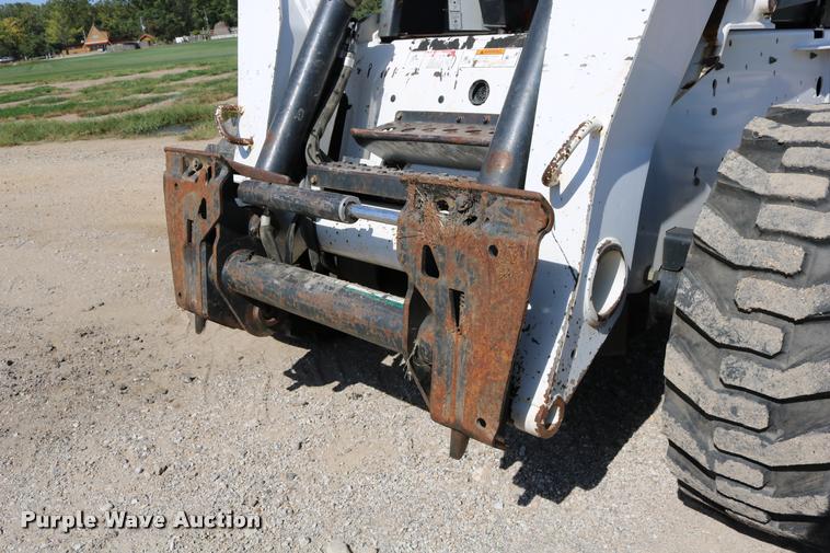 image for item DD0172 2007 Bobcat A300 skid steer