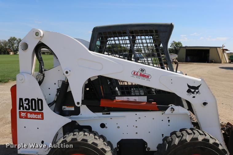 image for item DD0172 2007 Bobcat A300 skid steer