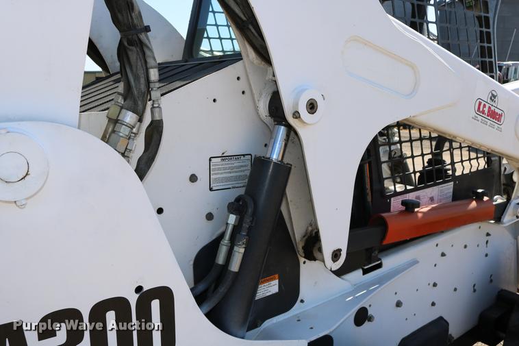 image for item DD0172 2007 Bobcat A300 skid steer