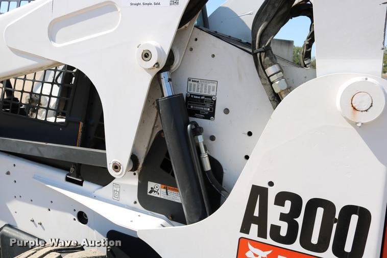 image for item DD0172 2007 Bobcat A300 skid steer