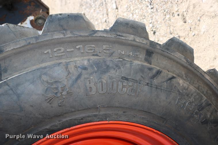 image for item DD0172 2007 Bobcat A300 skid steer