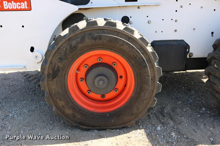 image for item DD0172 2007 Bobcat A300 skid steer