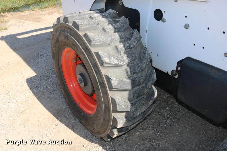 image for item DD0172 2007 Bobcat A300 skid steer