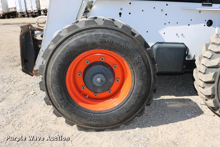 image for item DD0172 2007 Bobcat A300 skid steer