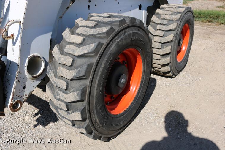 image for item DD0172 2007 Bobcat A300 skid steer