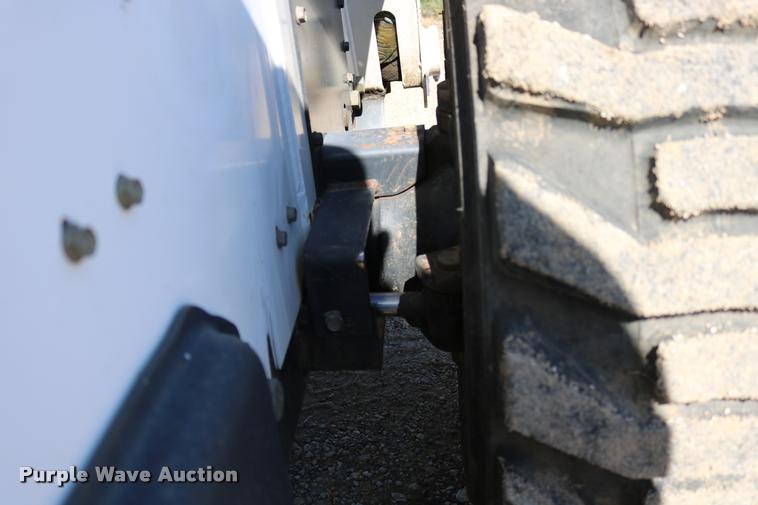 image for item DD0172 2007 Bobcat A300 skid steer