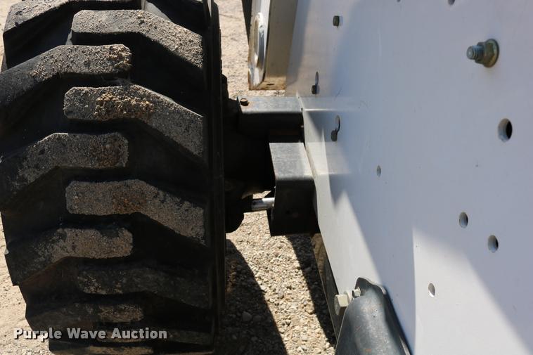 image for item DD0172 2007 Bobcat A300 skid steer