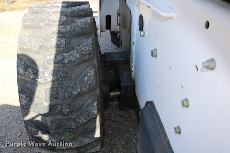 image for item DD0172 2007 Bobcat A300 skid steer